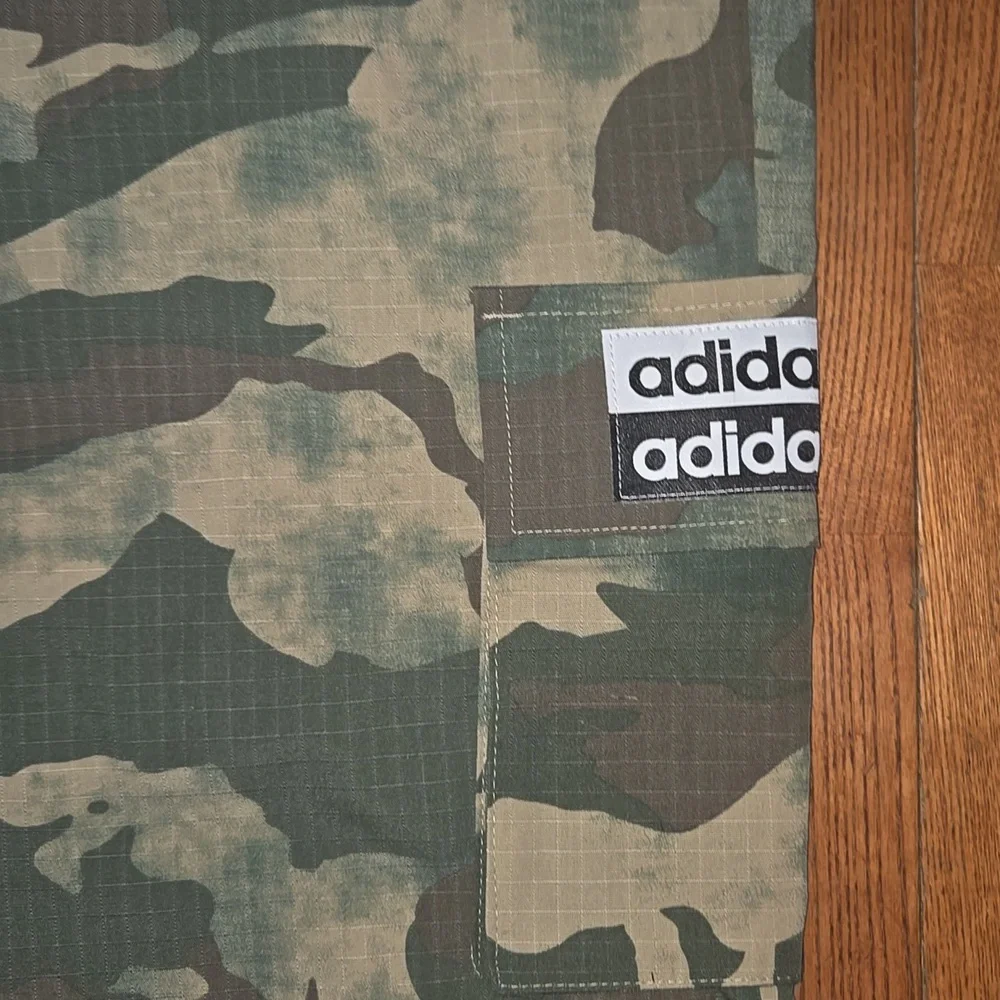 NWT Adidas Camouflage Cargo Track Pants Size XS - Picture 3 of 8